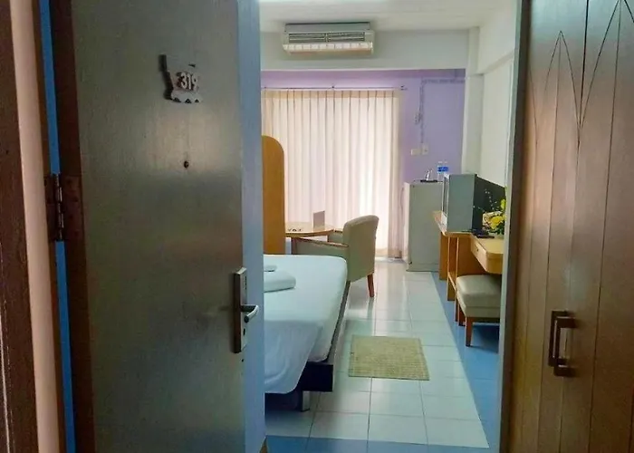 Apartahotel Bella B เบลล่า บี พลัส 2*