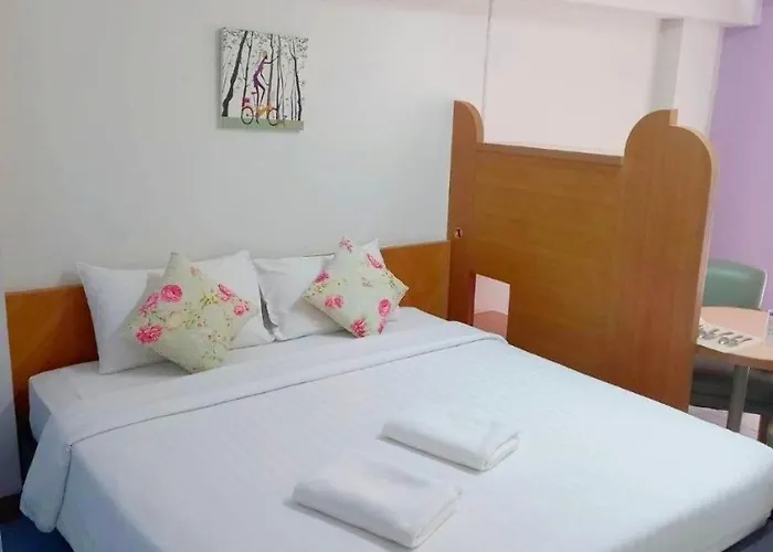 Bella B เบลล่า บี พลัส Apartahotel