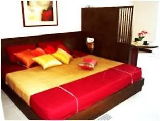 Bella B เบลล่า บี พลัส Apartahotel 2*